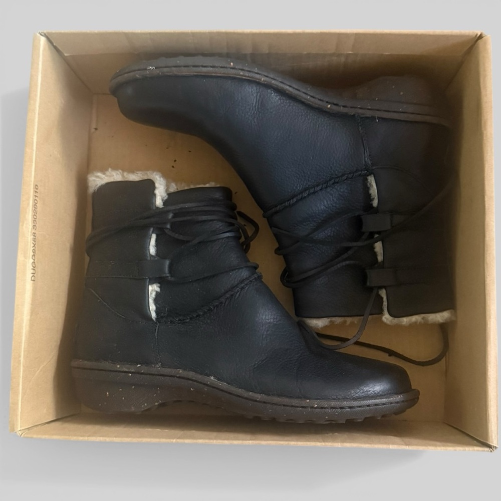 New UGG CASPIA 1932 Black Size 10 - Picture 6 of 16